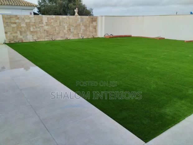 Artificial1 Grass0