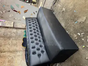 Black Leather 5 Seater Restaurant Couches