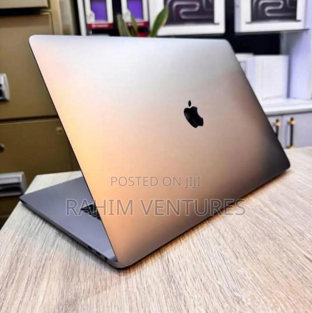 Laptop Apple MacBook Pro 2018 16GB Intel Core i7 SSD 256GB - thumbnail 4