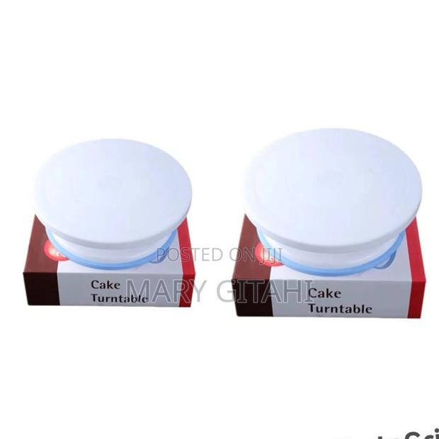 Cake Turn Table at 900
