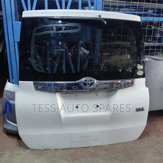 Toyota Noah 2015 Boot Available