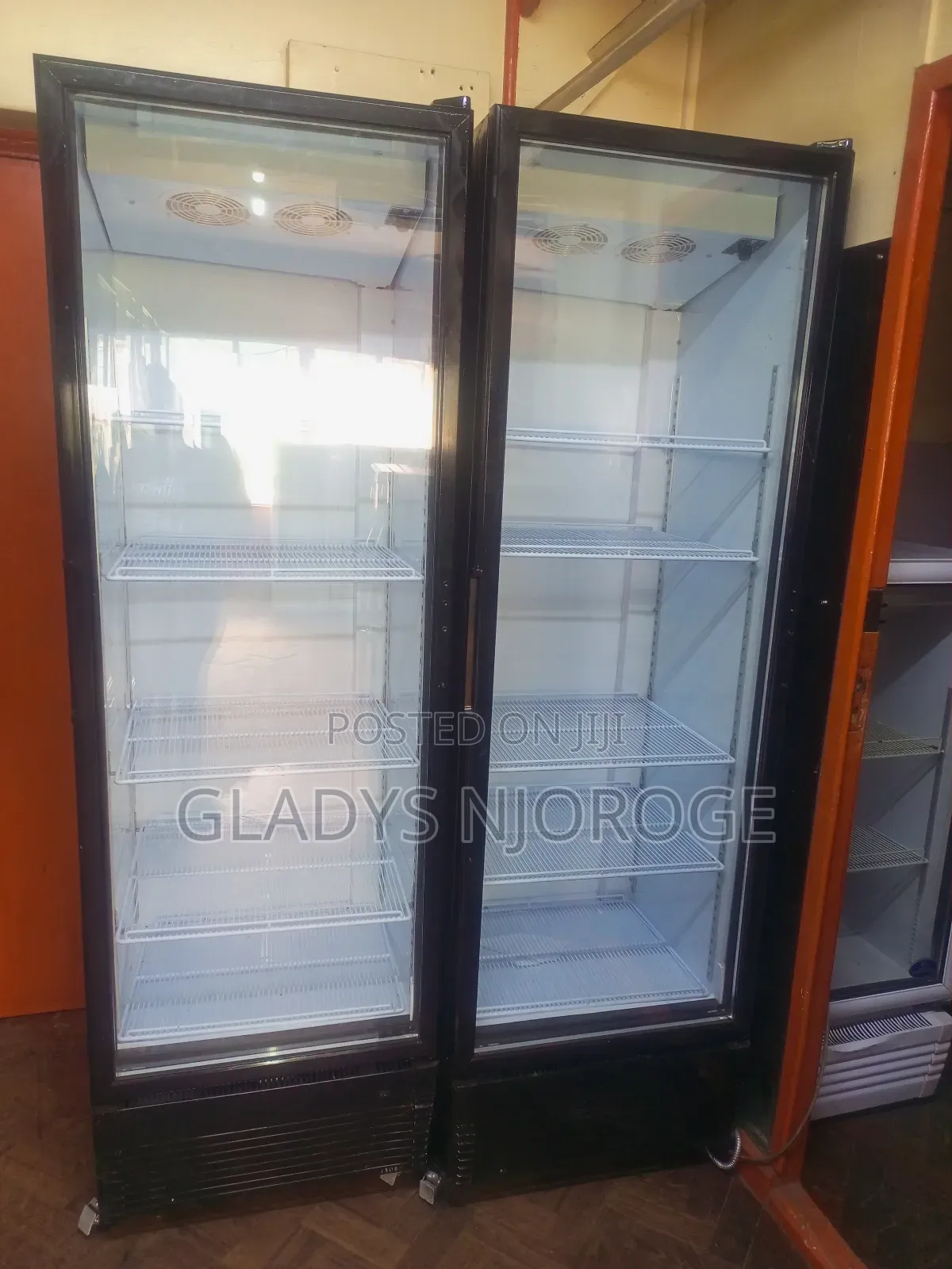 Display Fridge 600l