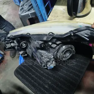 Toyota Vitz 2012 Non Xenon Headlight