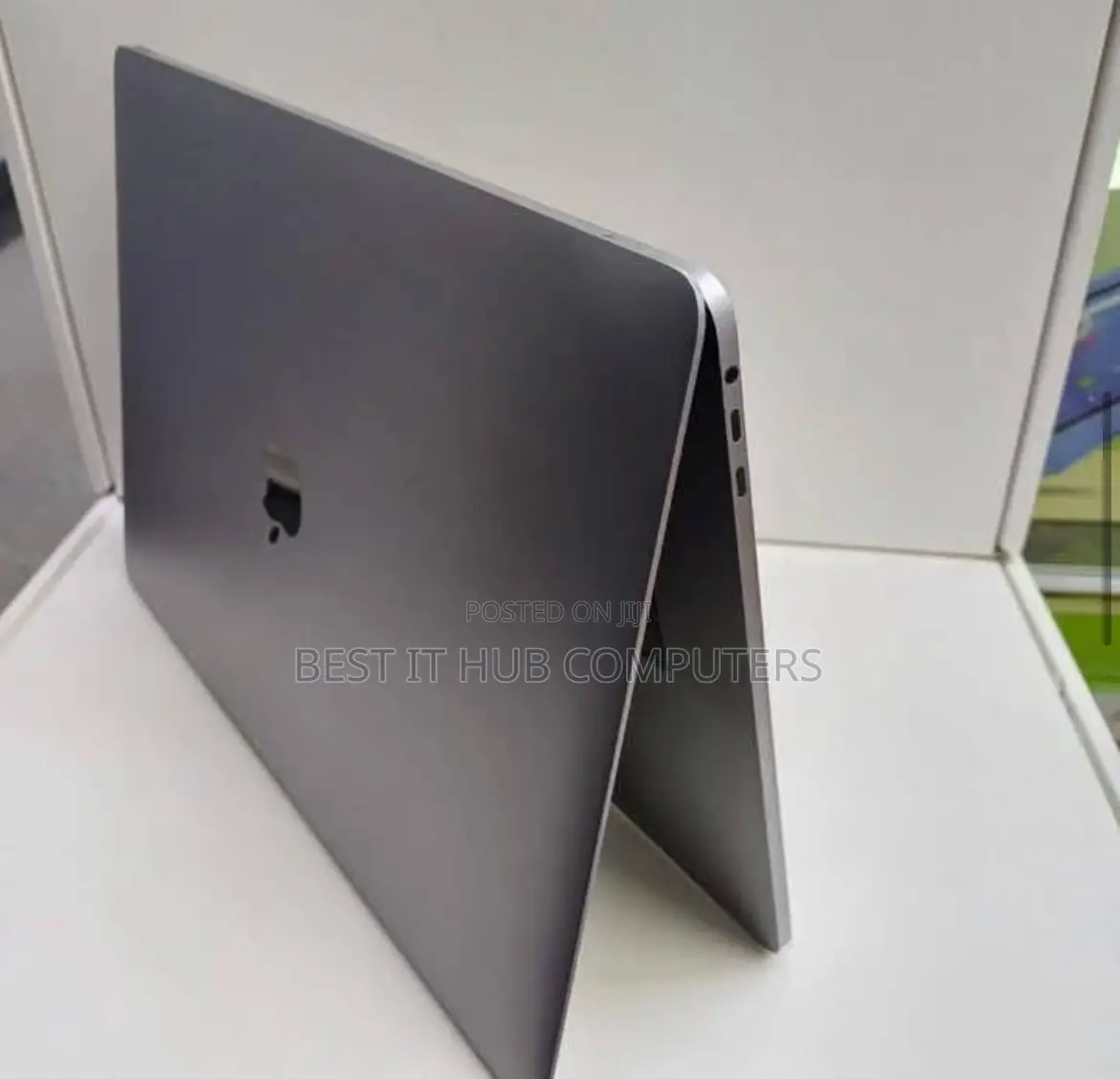 Laptop Apple MacBook Pro 2018 16GB Intel Core i7 SSD 256GB