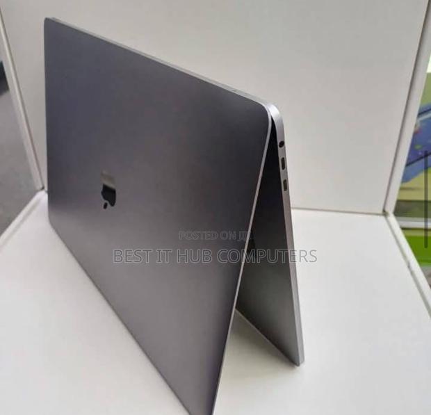 Laptop Apple MacBook Pro 2018 16GB Intel Core i7 SSD 256GB