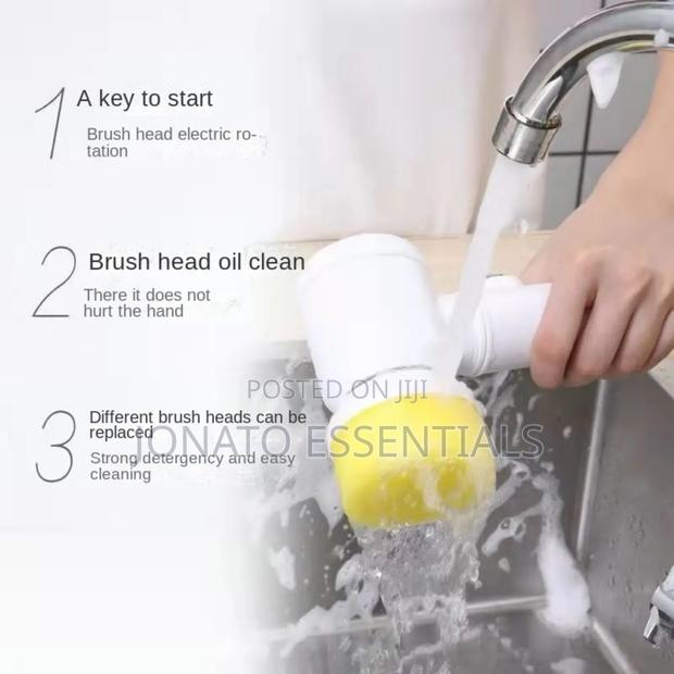 Electric Spin Scrubber With 3 Replaceable Heads - thumbnail 5