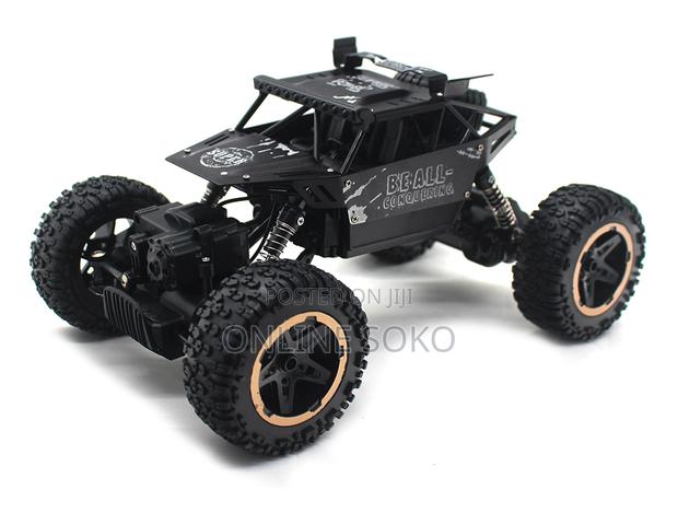 Rechargeable Rock Crawler Remote Control Car Stunt Toy - thumbnail 3