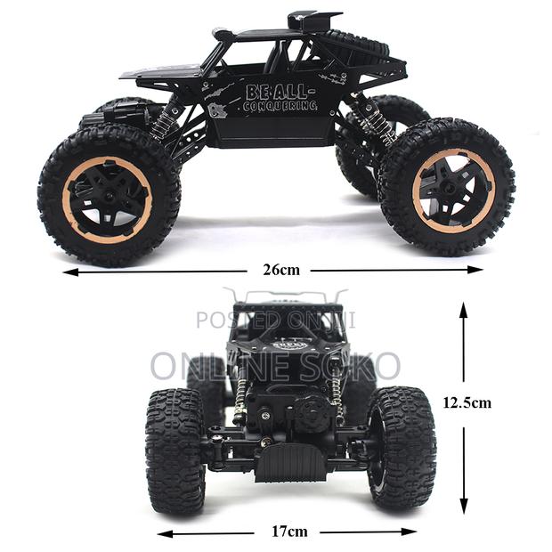 Rechargeable Rock Crawler Remote Control Car Stunt Toy - thumbnail 4