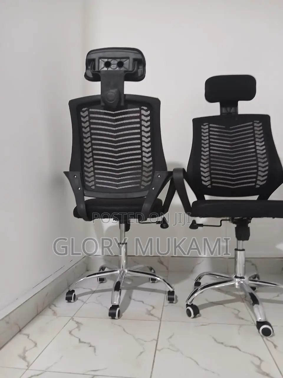 Adjustable Headrest Mesh Office Chair