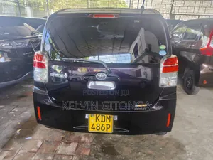 Toyota Spade 2016 Purple
