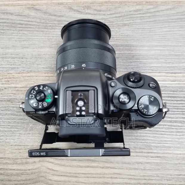 Canon Eos M5 Mirrorless Digital Camera - main view