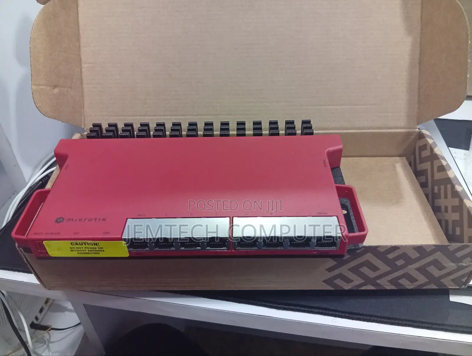 Mikrotik L009uigs-2haxd-in Wireless Router Gigabit Ethernet