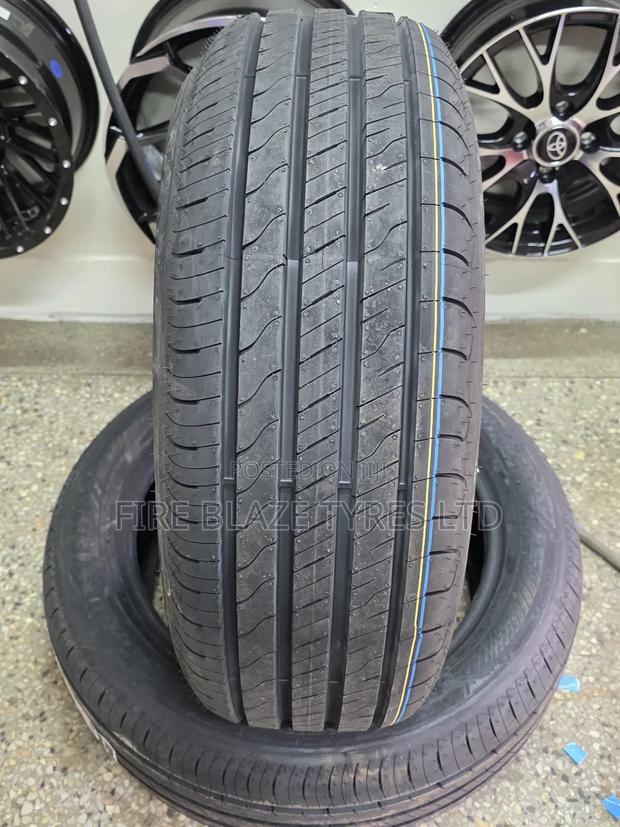 225/55r18 Goodyear - thumbnail 2