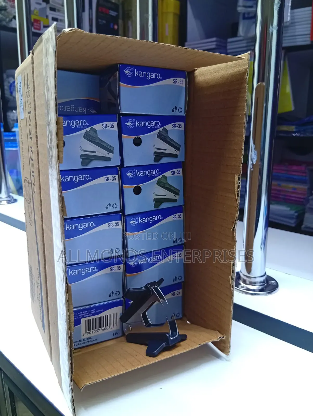 A Carton of Kangaroo Staple Remover Sr-35 - 24 Pieces