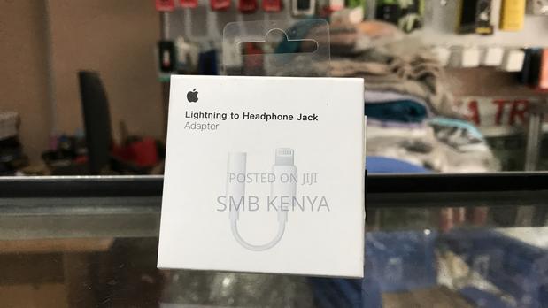 Original Apple Lightning To 3.5 Mm Headphone Jack Adapter