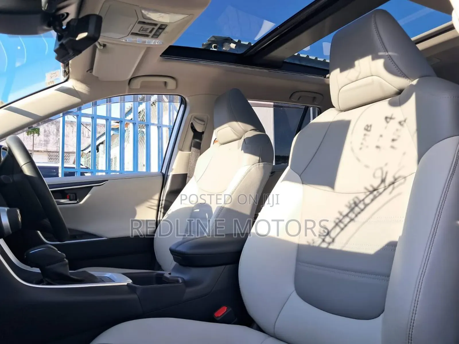 Toyota RAV4 Hybrid 2020 Silver