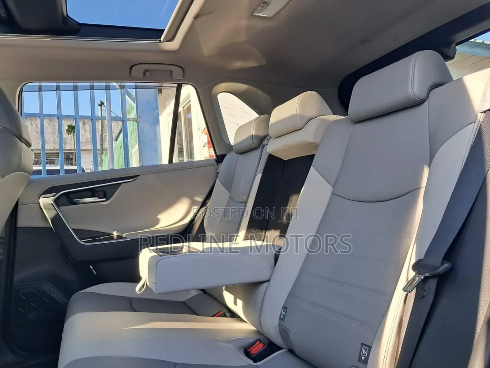 Toyota RAV4 Hybrid 2020 Silver