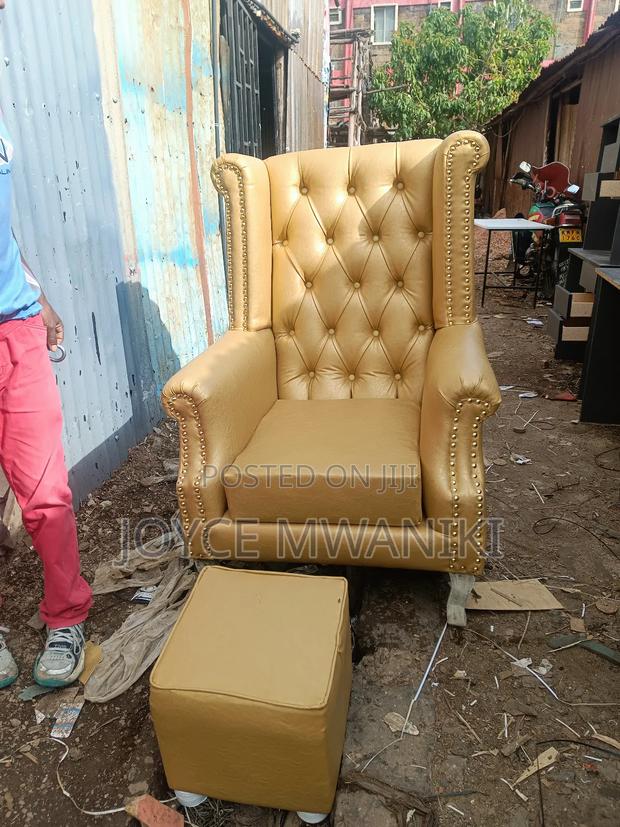 Pedicure Seat or King Chair, Gold Colour Lexin