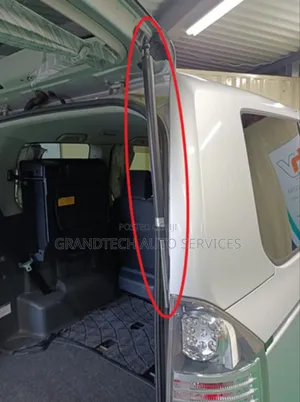 Toyota Noah /Voxy Kyb Boot Shocks