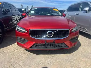 Volvo V60 T5 Momentum FWD 2019 Red
