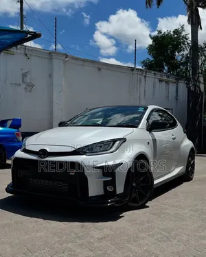 Toyota Yaris 2021 White