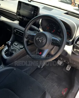 Toyota Yaris 2021 White