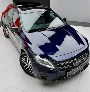Mercedes-Benz GLA 250 2018 Blue