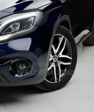 Mercedes-Benz GLA 250 2018 Blue