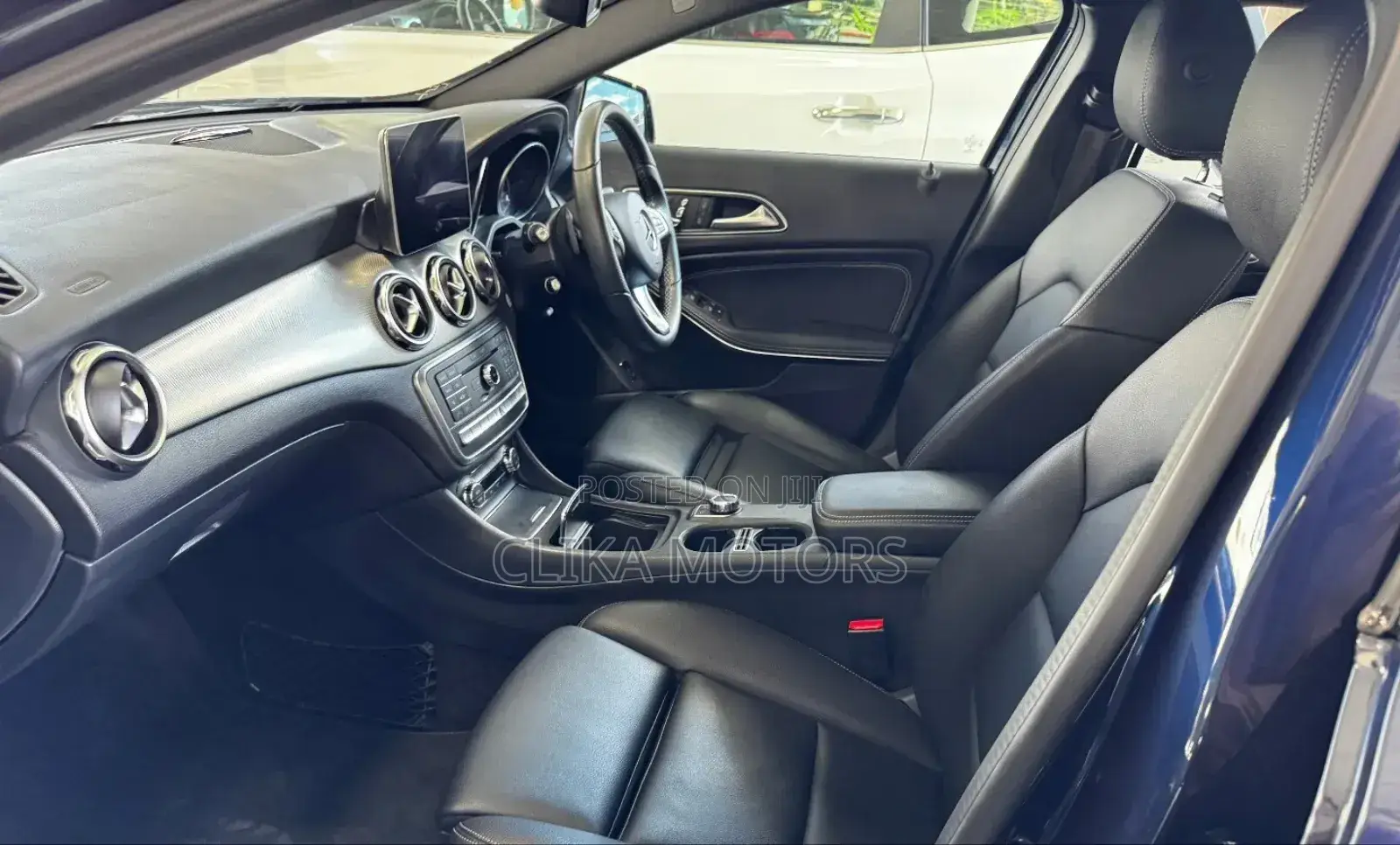 Mercedes-Benz GLA 250 2018 Blue