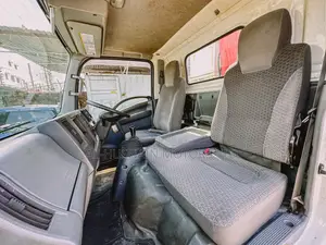 Isuzu Elf Crain