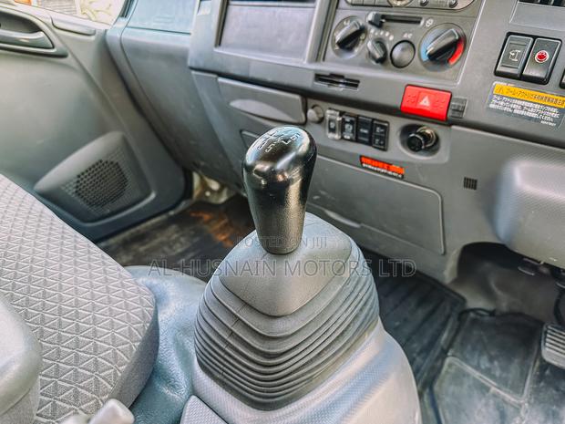 Isuzu Elf Crain - thumbnail 10