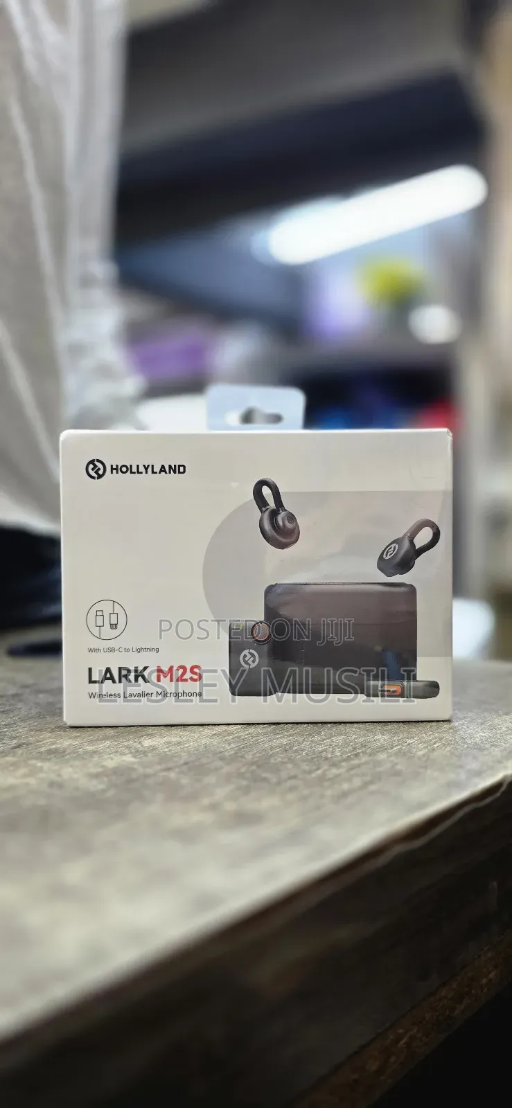 Hollyland Lark M2s With Usb-C to Lightning Wireless Mic