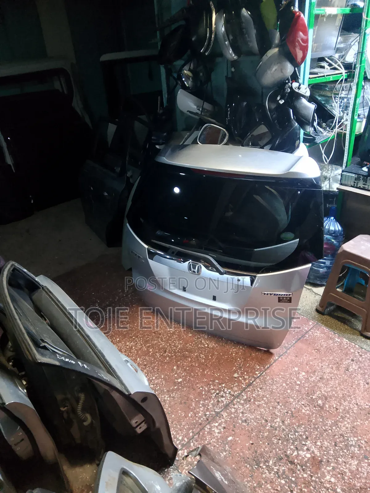 Honda Fit Shuttle Tailgate [Boot] Available at 