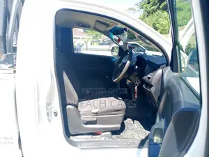 Isuzu D-MAX 2021 White