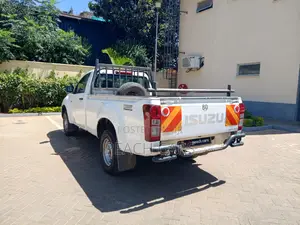 Isuzu D-MAX 2021 White