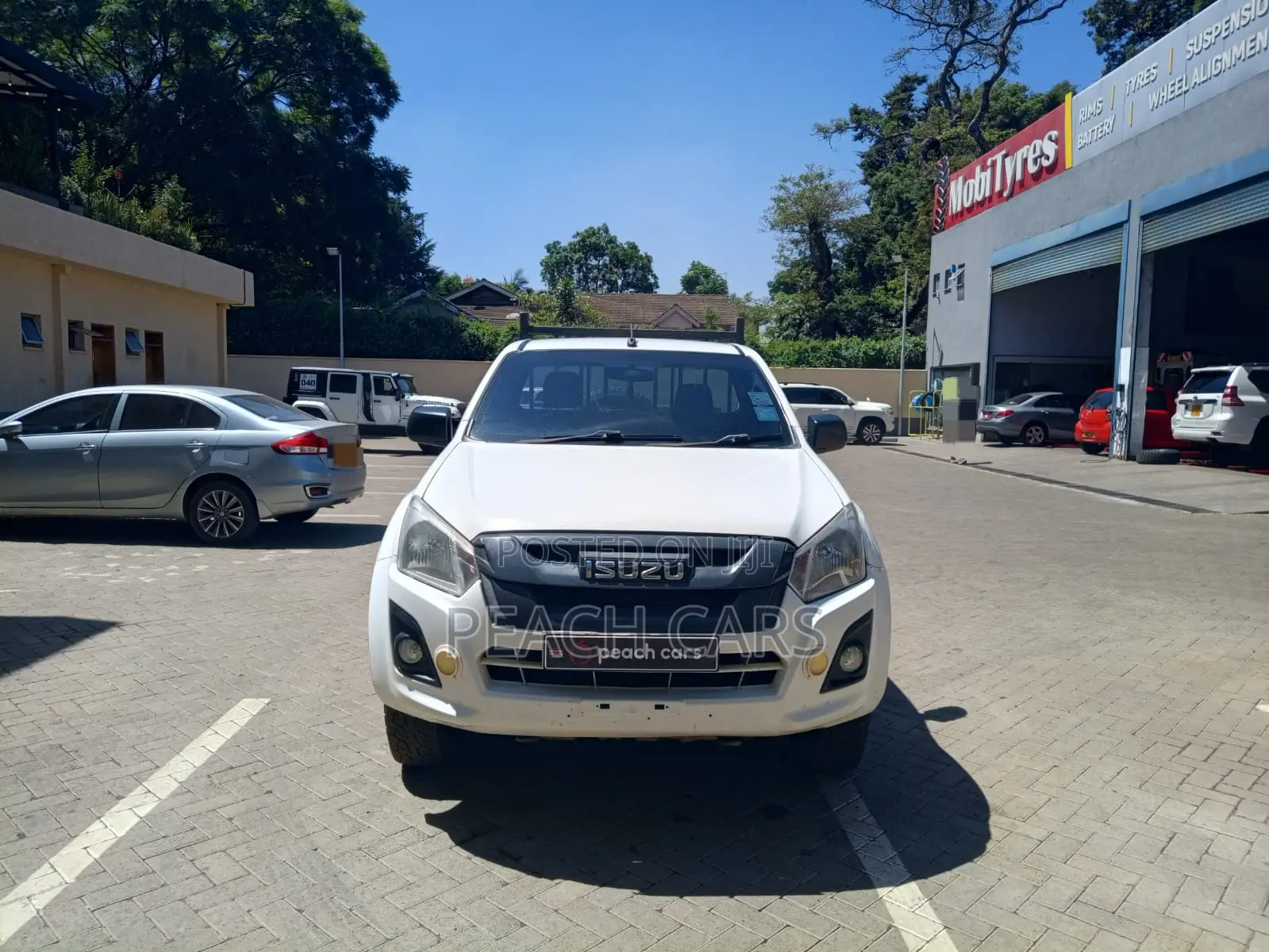 Isuzu D-MAX 2021 White