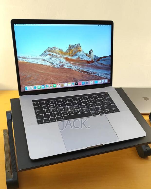 Laptop Apple MacBook 2018 32GB Intel Core I9 SSD 512GB - main view