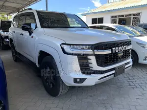 Toyota Land Cruiser 3.3 Diesel 4WD 2021 Off white