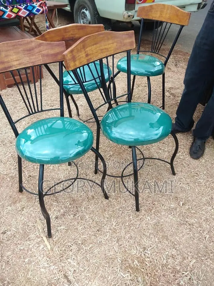 Classic Designed Restaurant And Bar Chairs