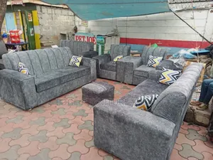 8seater Ghey Sofa Set Available for Sale