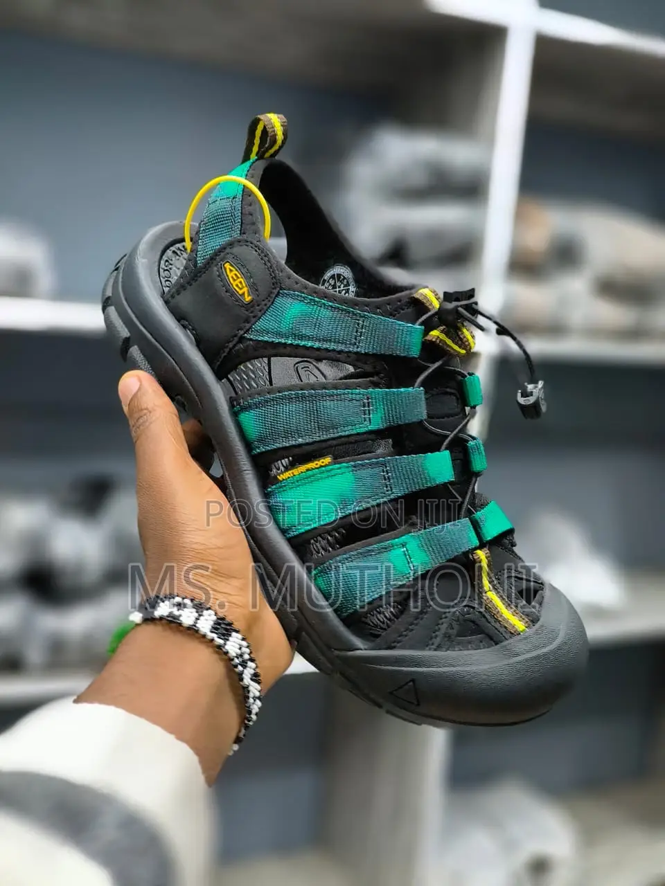 Keen Open 'Black Green Sizes. 40-45.