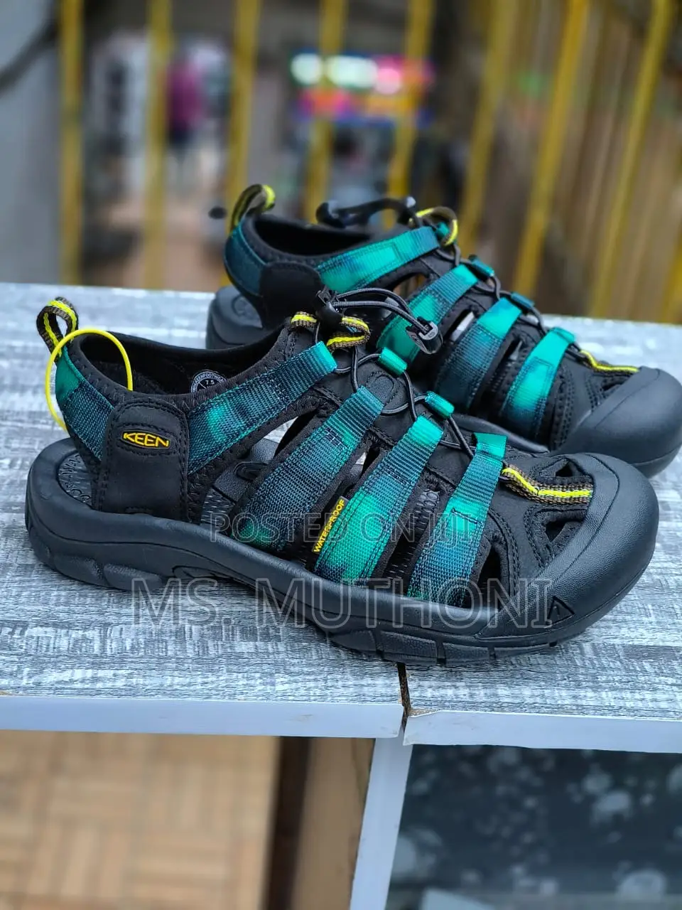 Keen Open 'Black Green Sizes. 40-45.