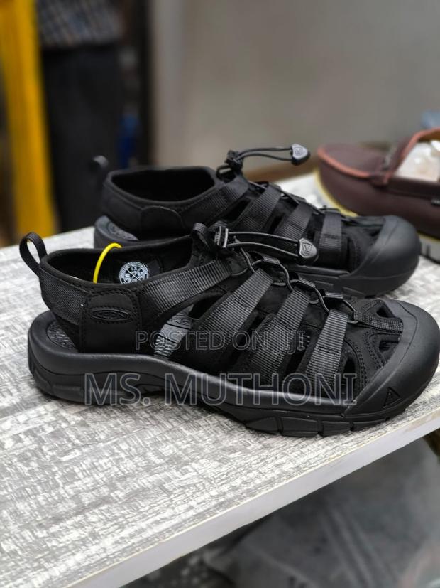 Keen Open 'All Black'. Sizes. 40-45.