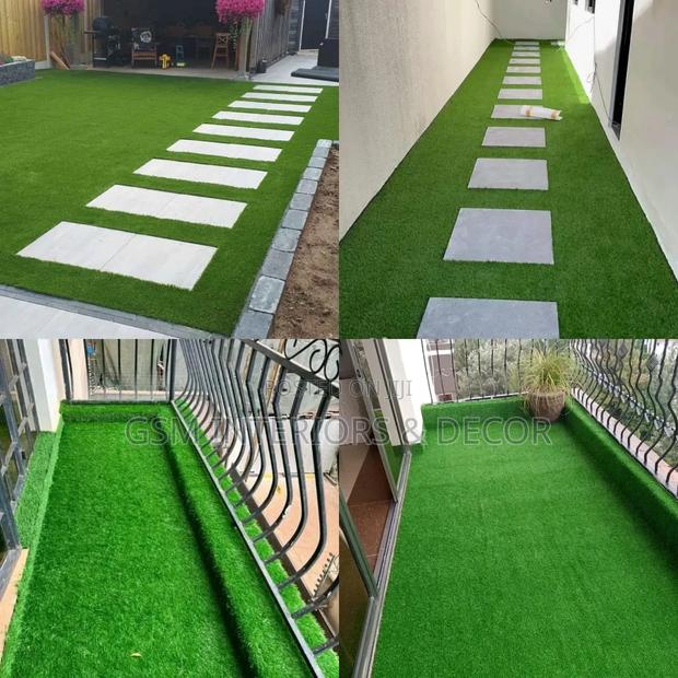 Artificial Green Grais Carpets With Mazeras