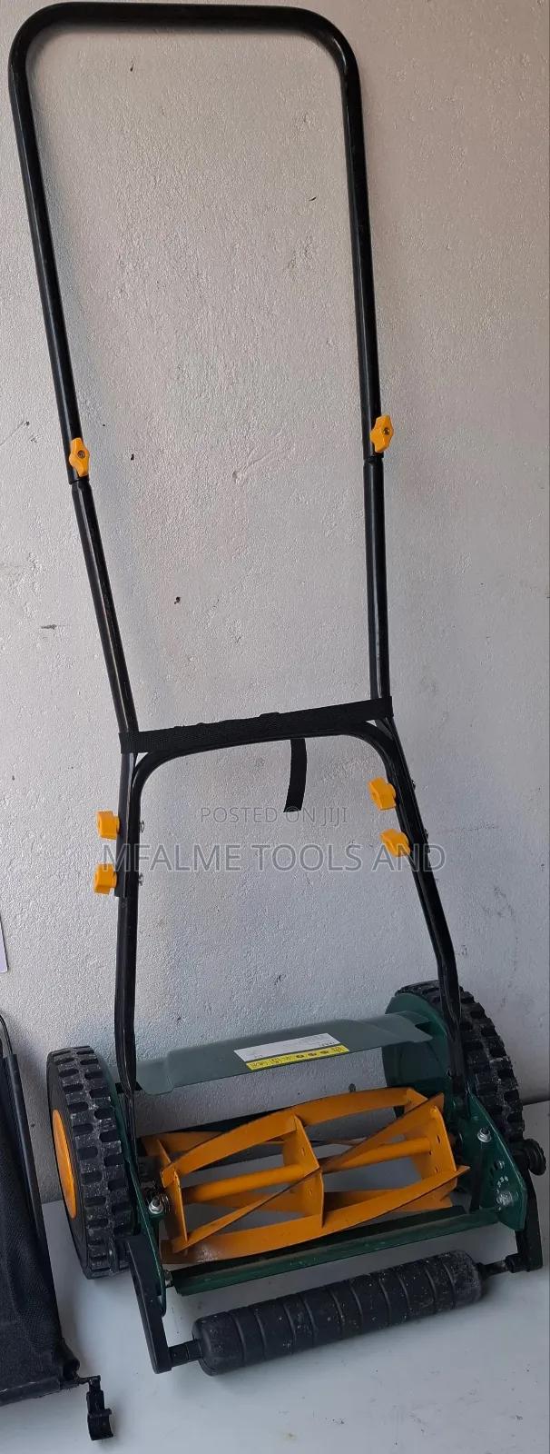 Manual Lawn Mower - main view