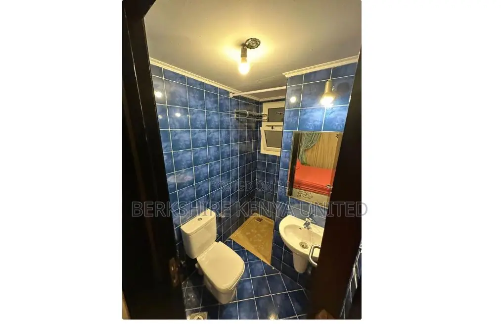 Nice Bed and Wifi -Hot Water and Wif-Available Immediately