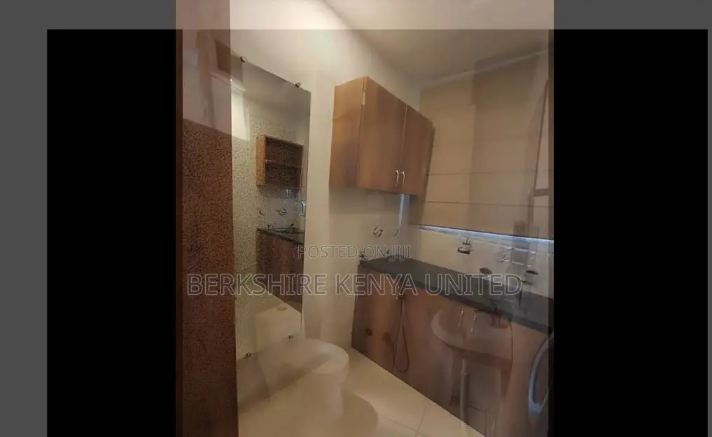Studios Studios-Self Contained-Ensuite-Wif-Fridge-Hot Water