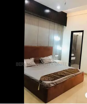 Studios Studios-Self Contained-Ensuite-Wif-Fridge-Hot Water