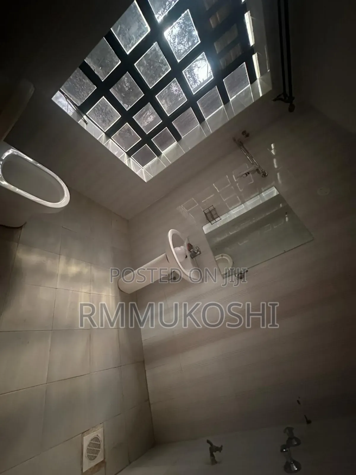 7bdrm Apartment in Katani for rent