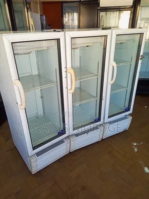 Medium Chiller White in Colour